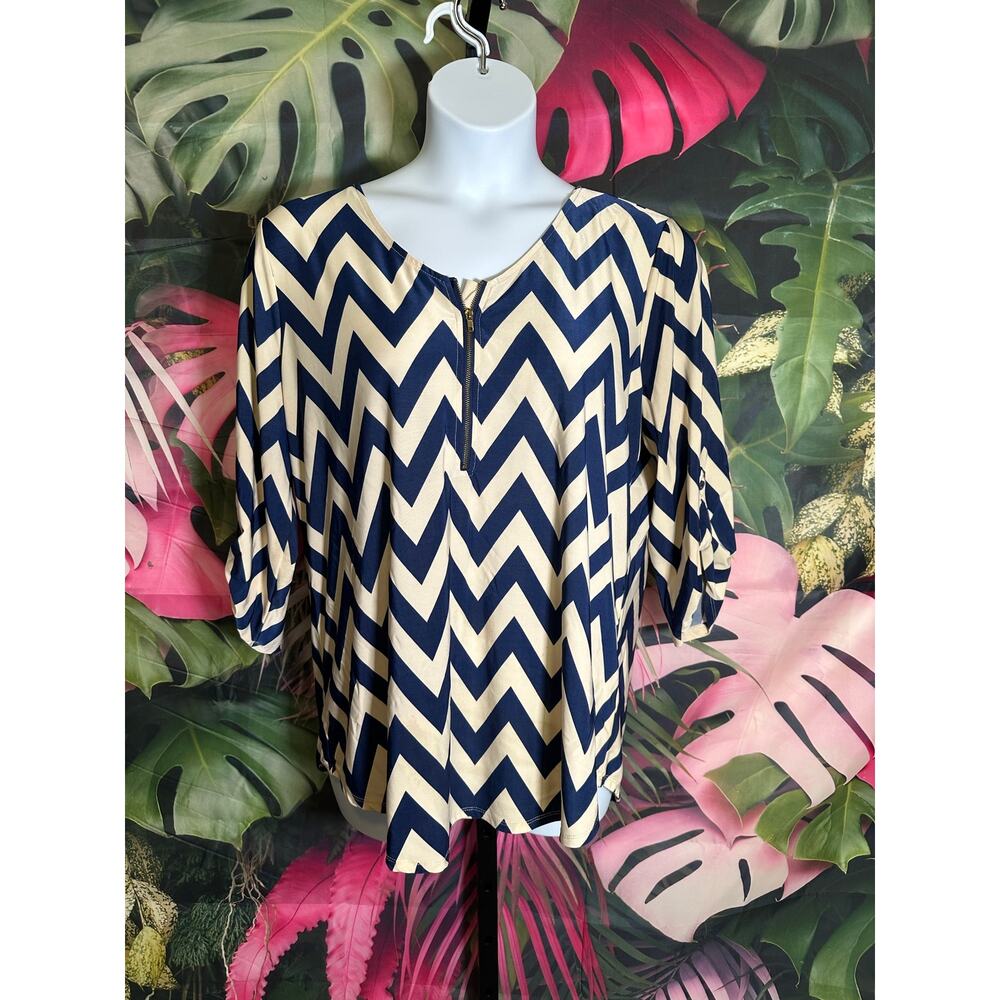 Tacera chevron print XL top